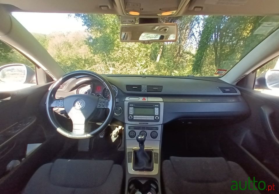 2006' Volkswagen Passat Variant photo #6