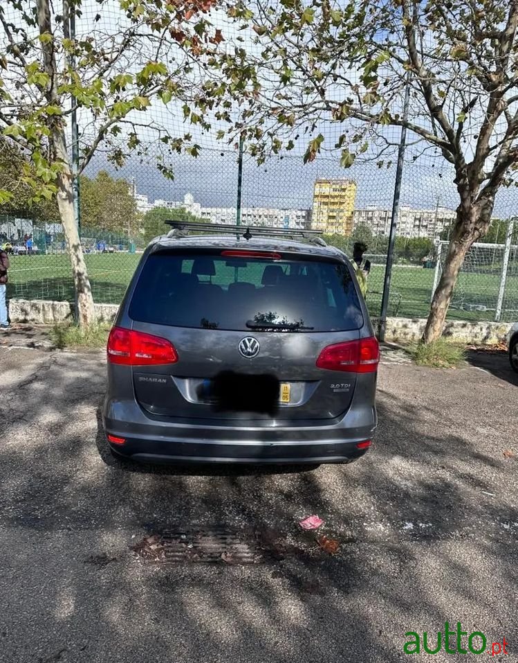 2011' Volkswagen Sharan photo #6