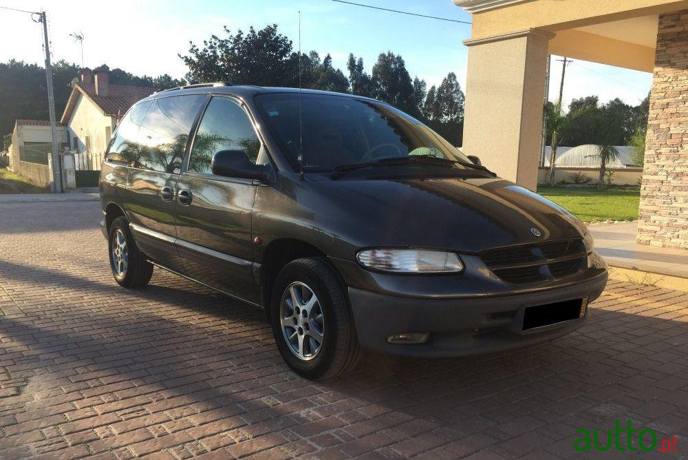 2000' Chrysler Voyager 2.5 Td Le photo #1