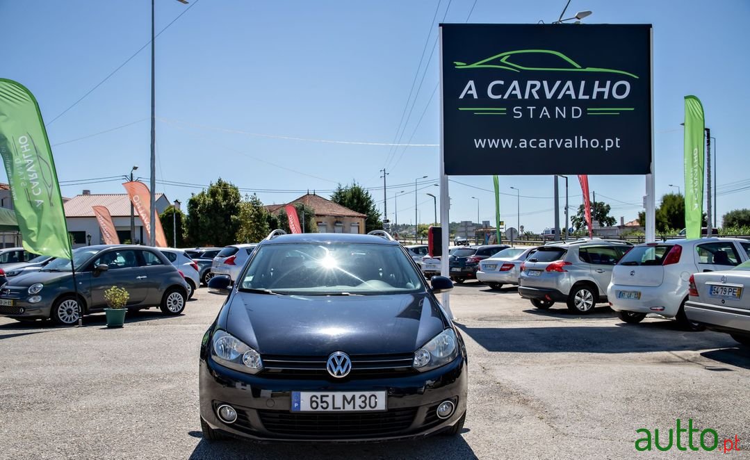 2011' Volkswagen Golf photo #2