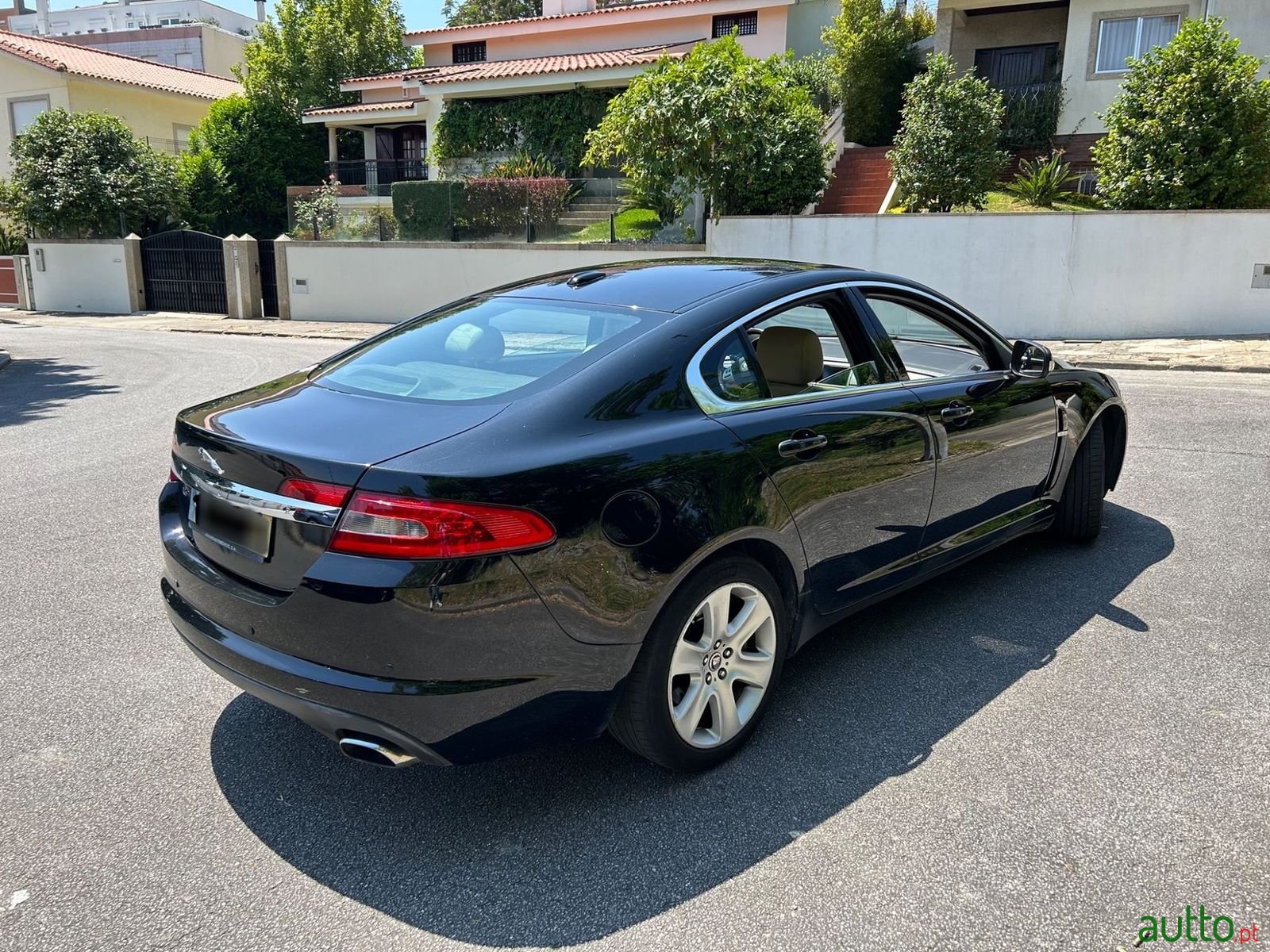 2008' Jaguar XF photo #2