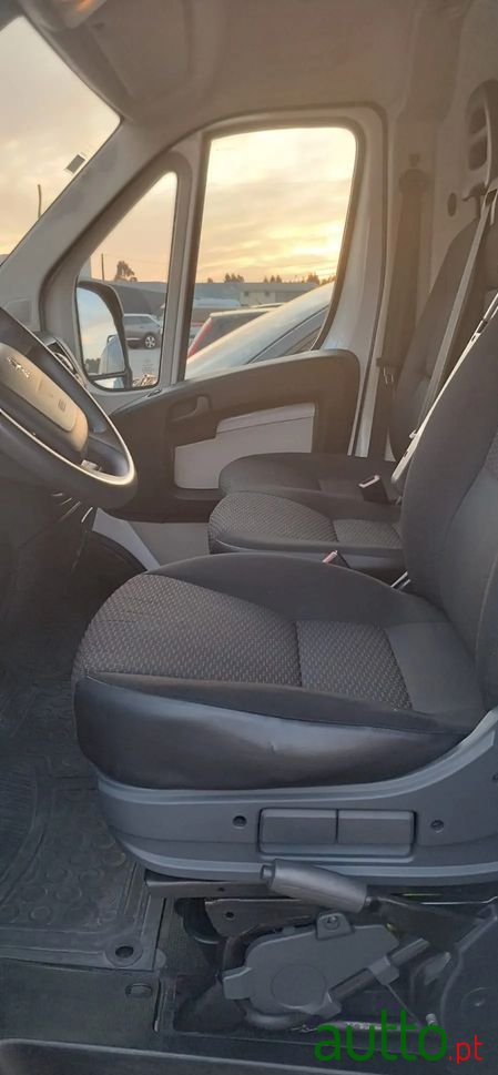 2017' Peugeot Boxer photo #2