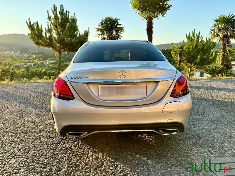 2020' Mercedes-Benz C 300 De Amg Line photo #4