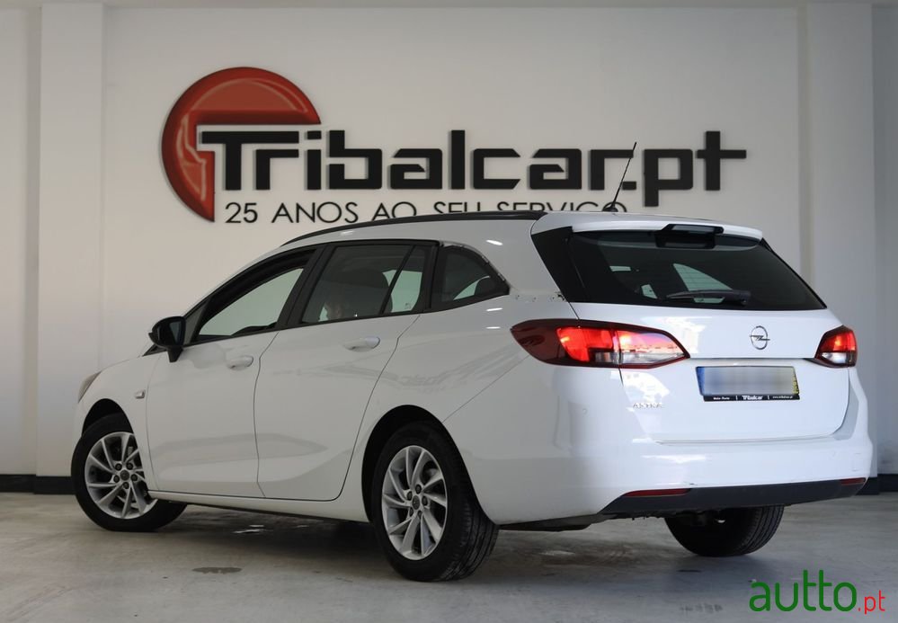 2020' Opel Astra Sports Tourer photo #2