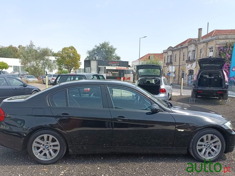 2008' BMW 318 photo #4