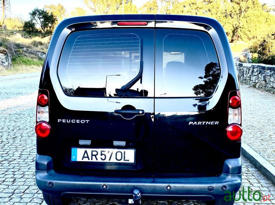 2014' Peugeot Partner photo #2