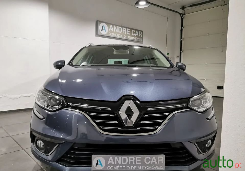 2017' Renault Megane Sport Tourer photo #4