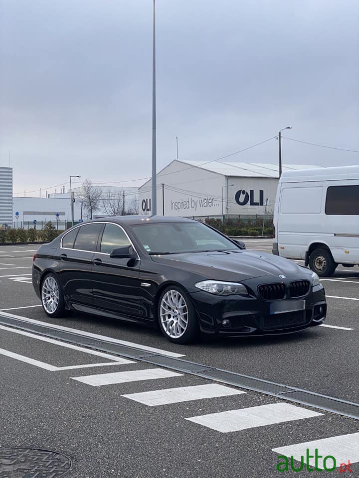 2010' BMW 520 photo #1