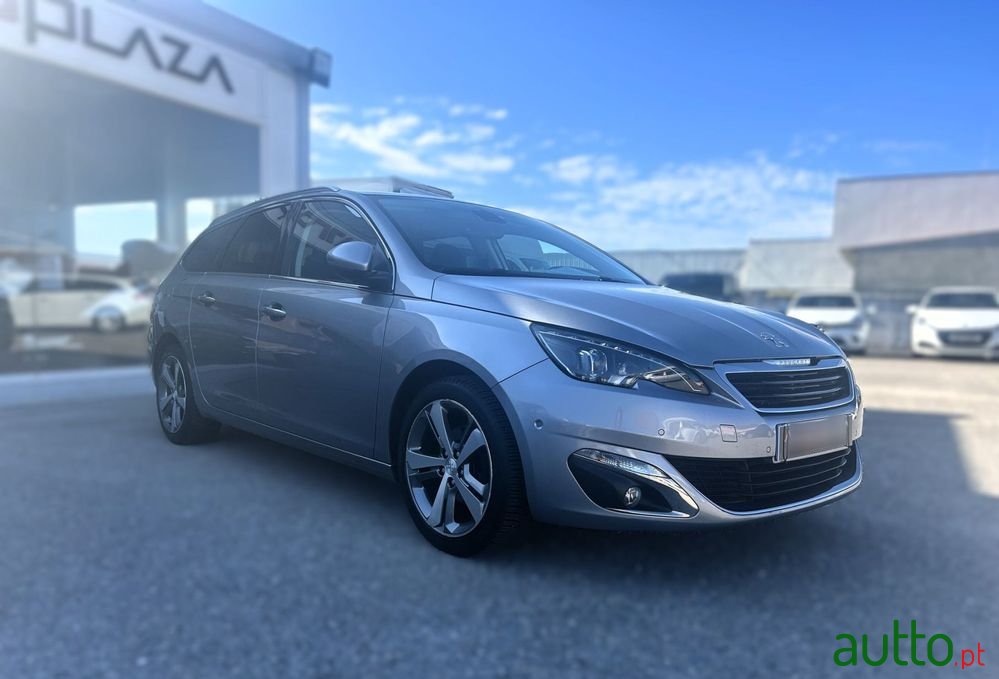 2015' Peugeot 308 photo #3