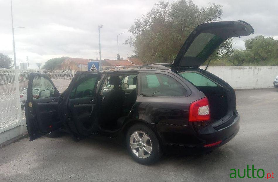 2013' Skoda Octavia Break photo #1