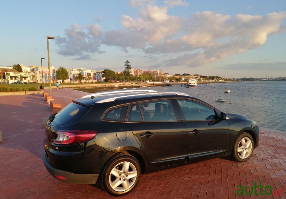 2015' Renault Megane Sport Tourer photo #1