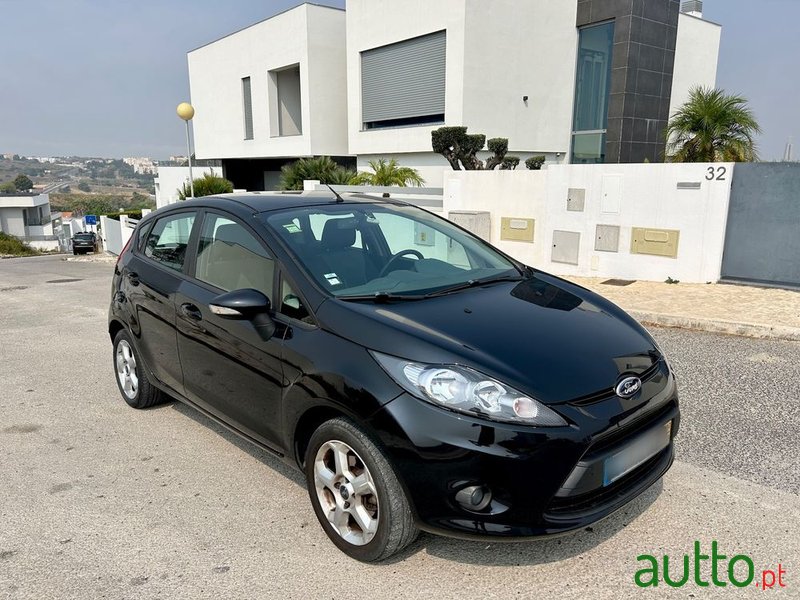 2010' Ford Fiesta 1.25 Titanium photo #1