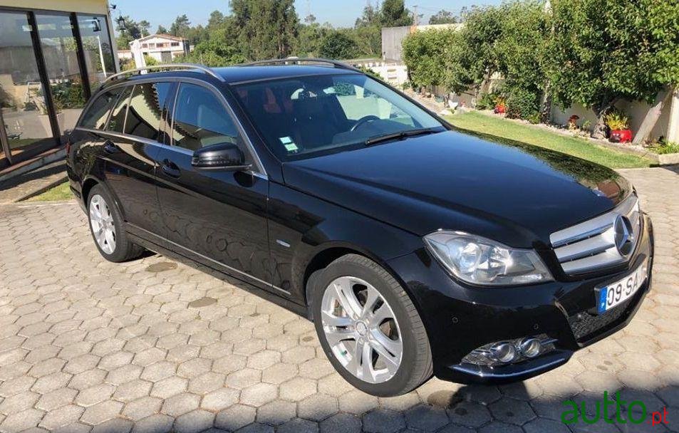 2011' Mercedes-Benz C-200 photo #3