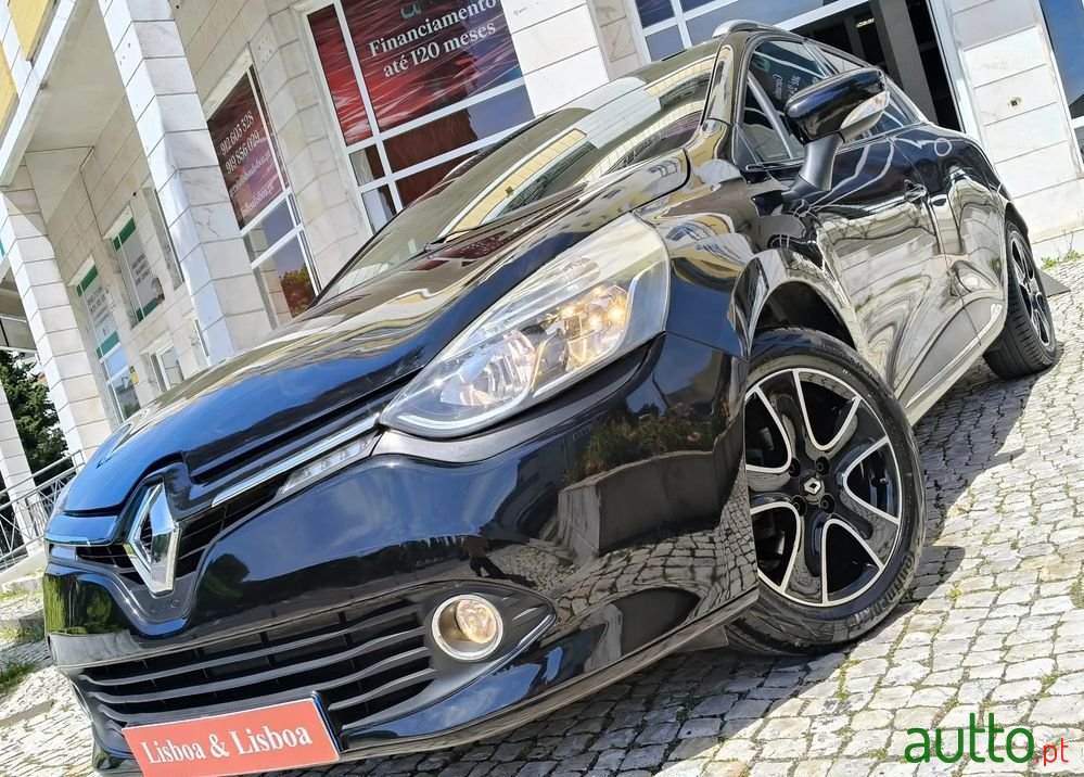 2015' Renault Clio Sport Tourer photo #1