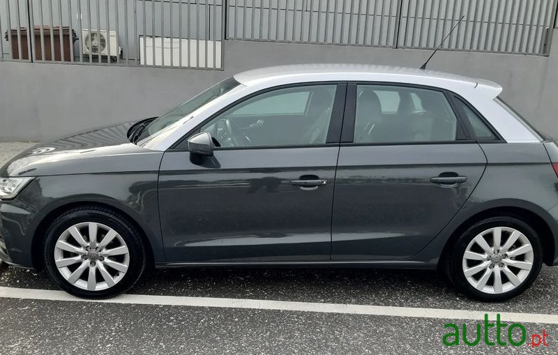 2015' Audi A1 Sportback photo #6
