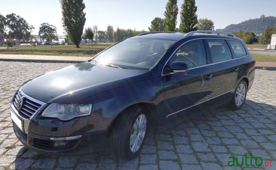 2008' Volkswagen Passat Variant photo #3