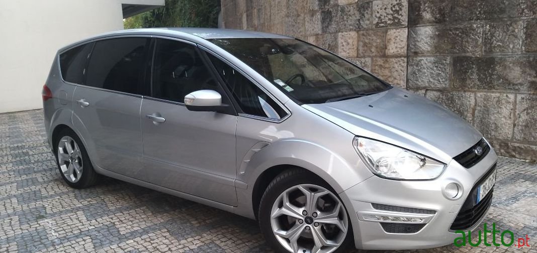 2010' Ford S-Max photo #3