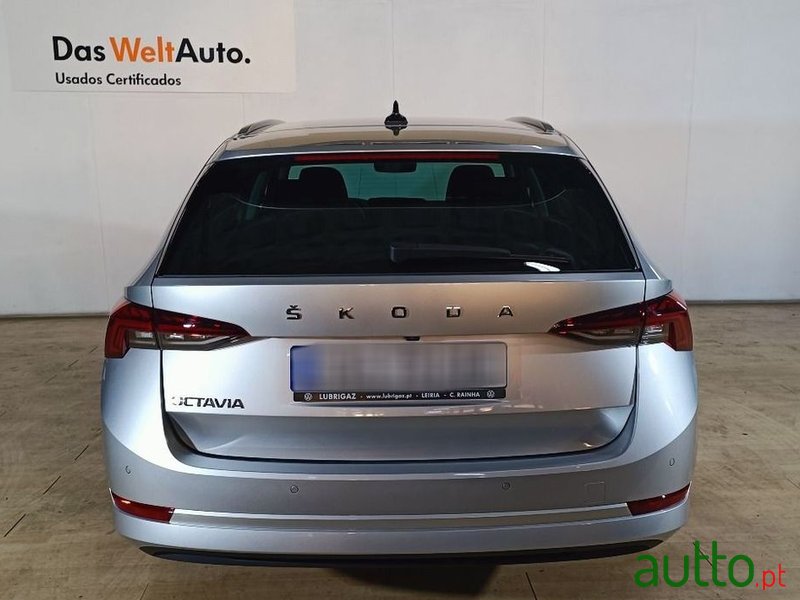 2023' Skoda Octavia Break photo #5