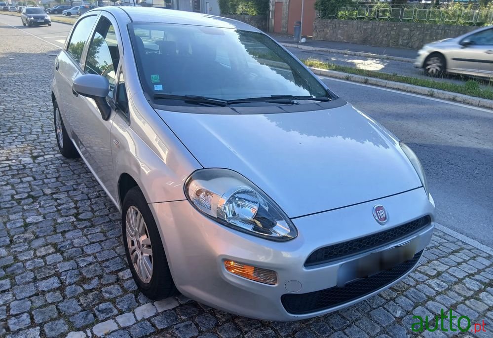 2016' Fiat Grande Punto photo #2