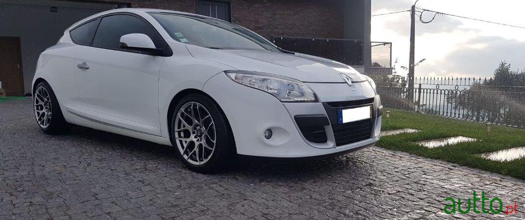 2009' Renault Megane Dynamique S photo #1