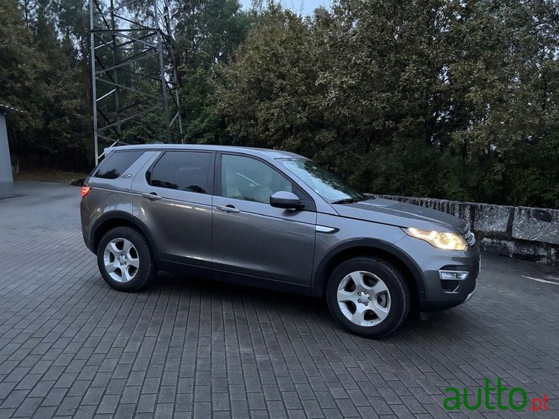 2016' Land Rover Discovery Sport photo #2