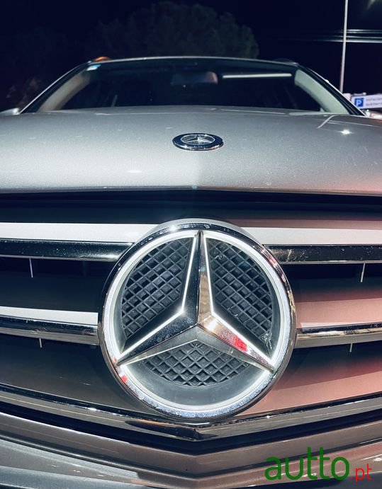 2011' Mercedes-Benz C-200 photo #4