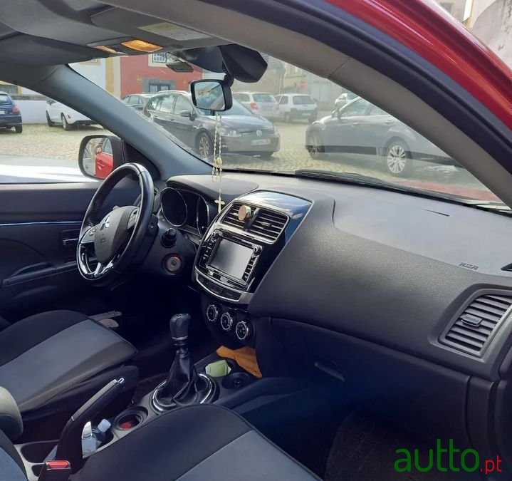 2015' Mitsubishi ASX photo #1