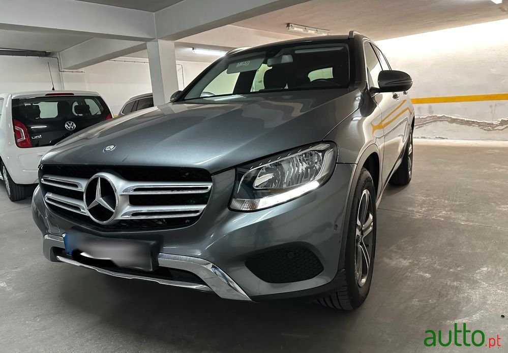 2017' Mercedes-Benz GLC 250 photo #3