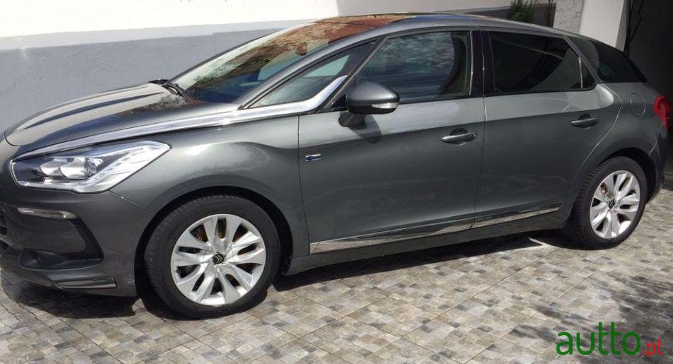 2012' Citroen DS5 So Chic photo #1