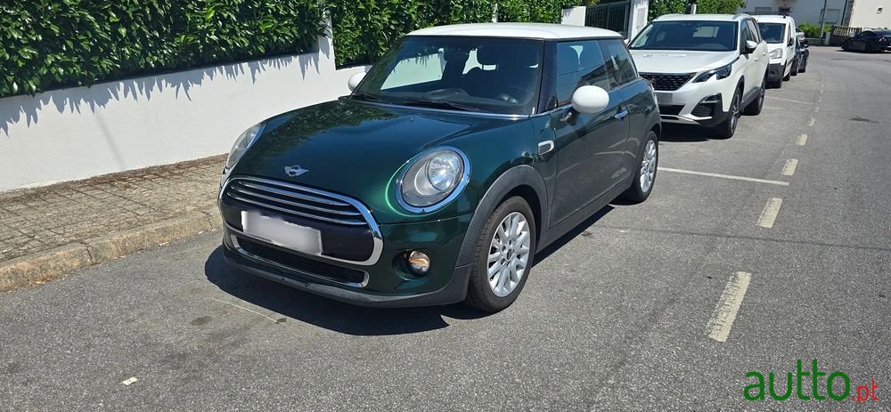 2014' MINI 3 Portas Cooper photo #2