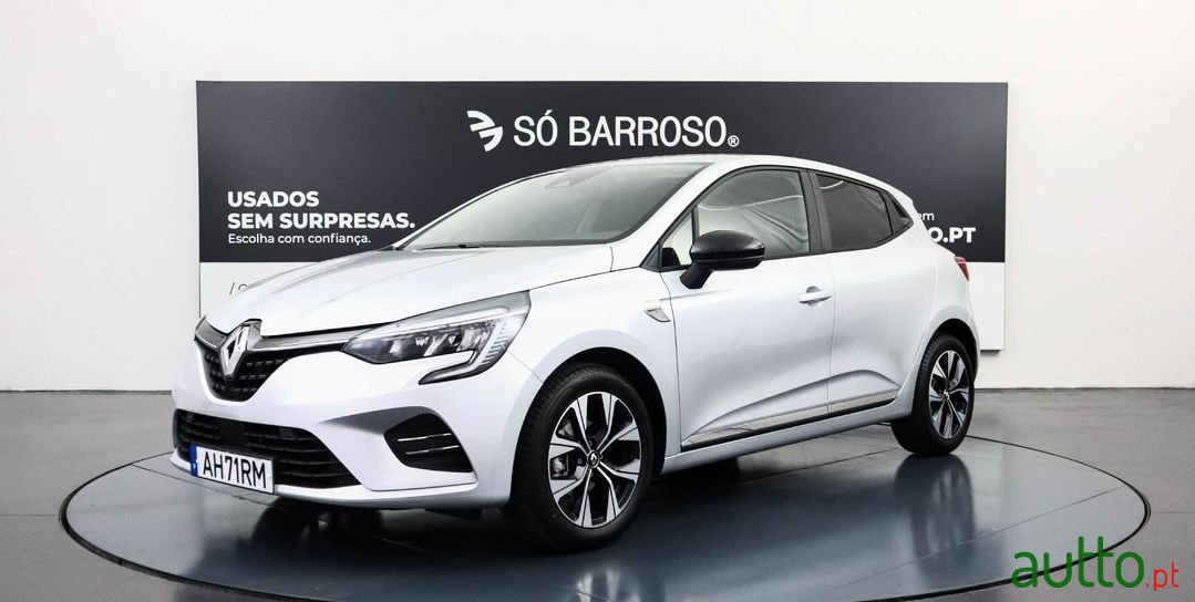 2021' Renault Clio photo #2