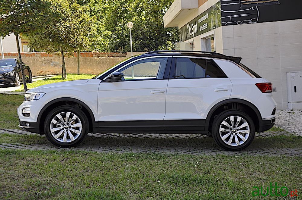 2021' Volkswagen T-Roc 1.0 Tsi photo #3