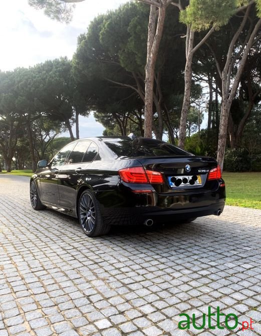 2011' BMW 535 photo #4