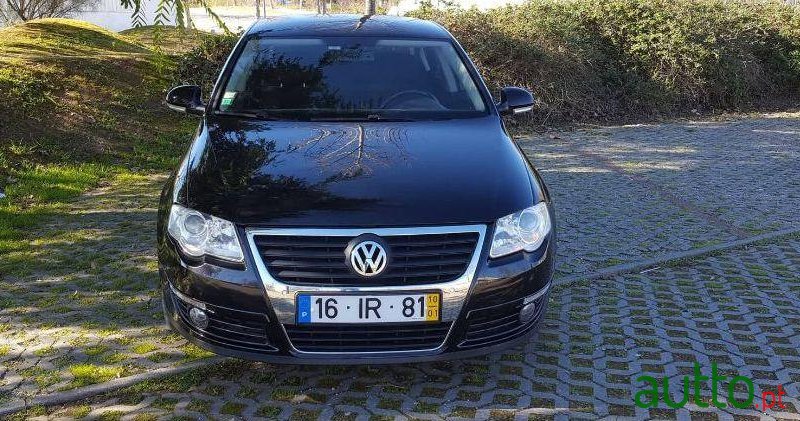 2010' Volkswagen Passat photo #1