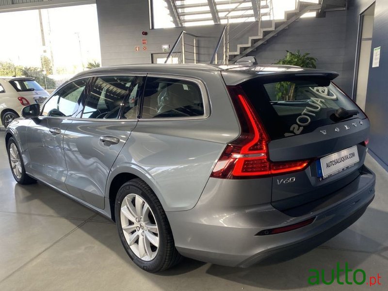 2019' Volvo V60 photo #3