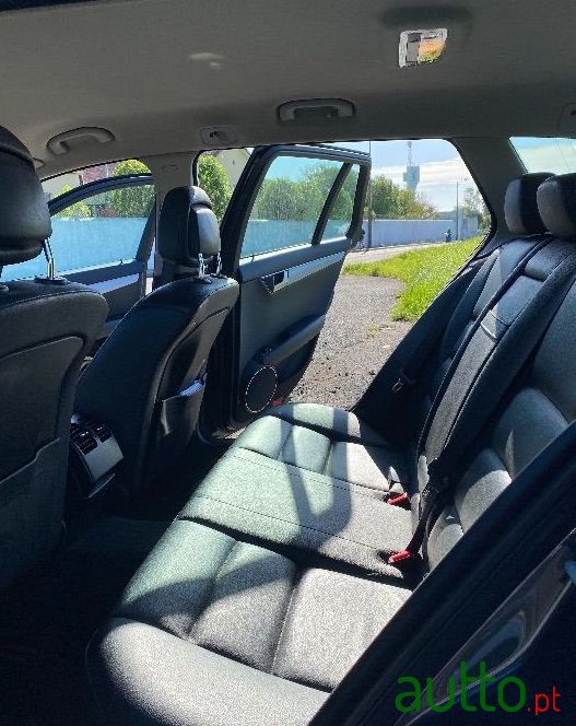 2013' Mercedes-Benz C-220 photo #1