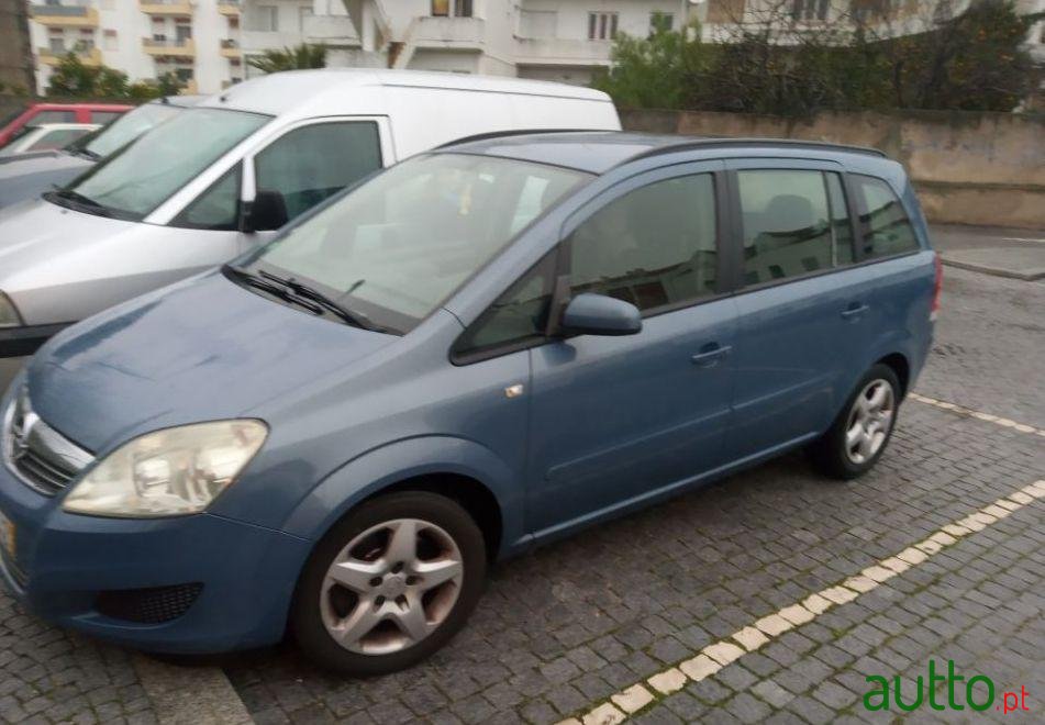 2009' Opel Zafira photo #1
