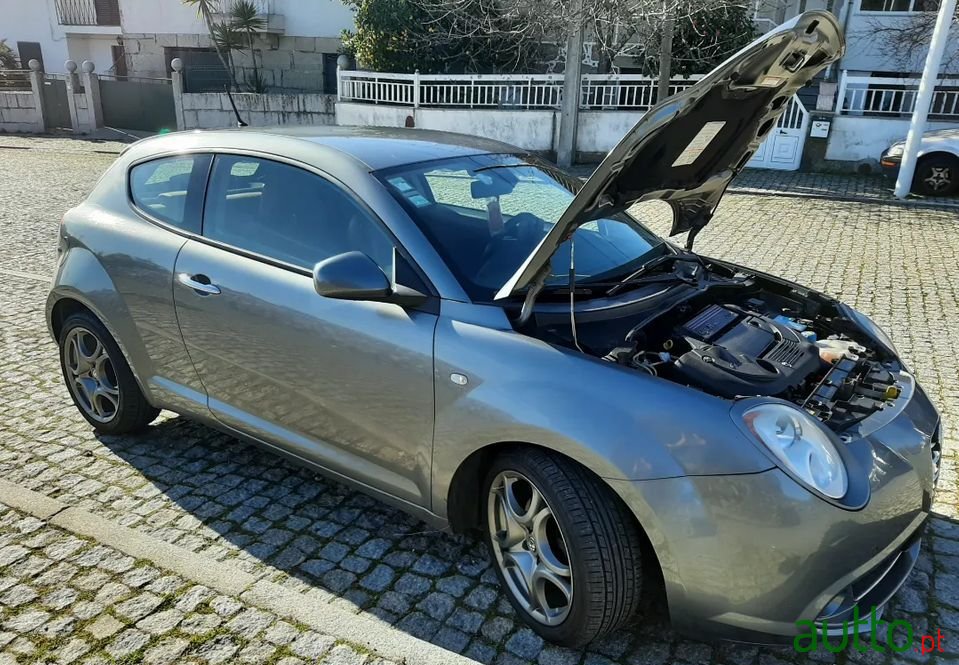 2011' Alfa Romeo MiTo photo #5