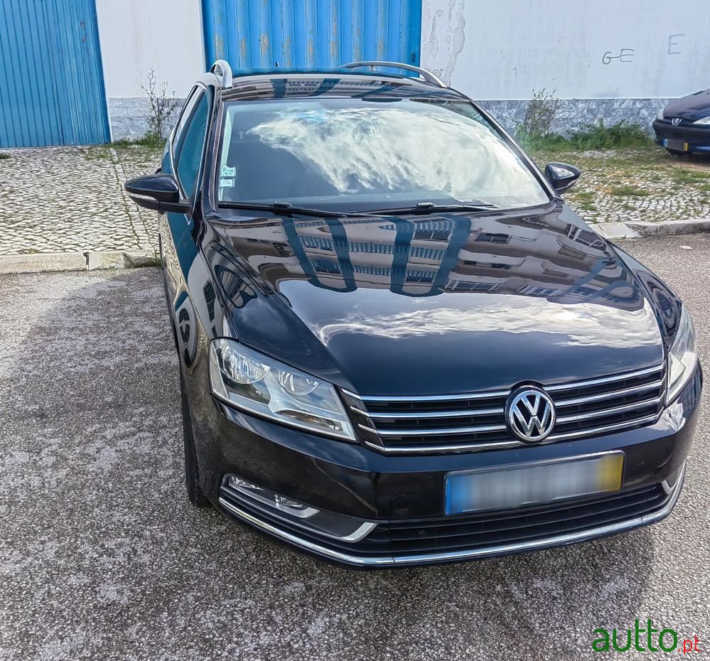 2013' Volkswagen Passat Variant photo #2