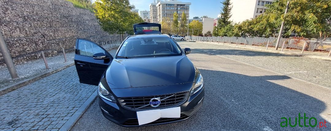 2016' Volvo V60 photo #1