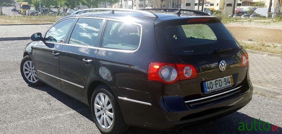 2008' Volkswagen Passat Variant photo #2