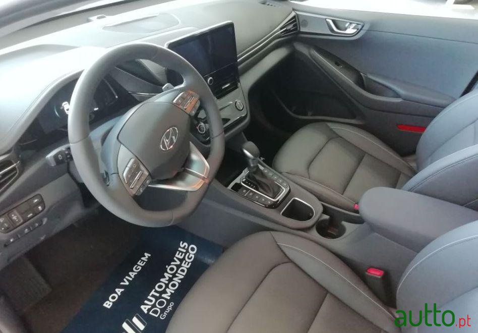 2019' Hyundai Ioniq photo #4