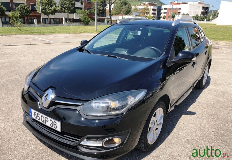 2015' Renault Megane Sport Tourer photo #2