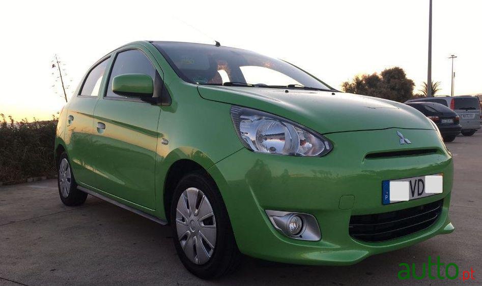 2013' Mitsubishi Space Star photo #2