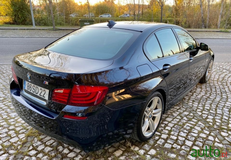 2013' BMW 525 photo #3