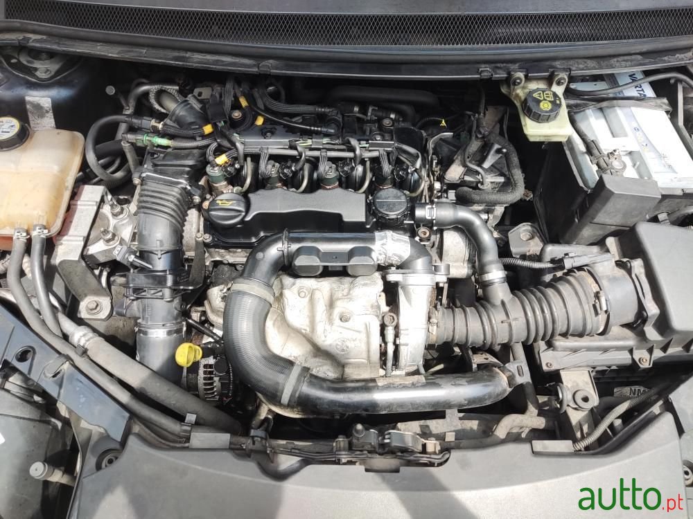 2005' Ford Focus Sw photo #5