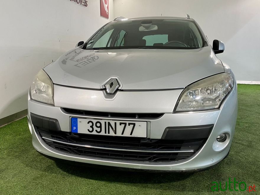 2009' Renault Megane Sport Tourer photo #2