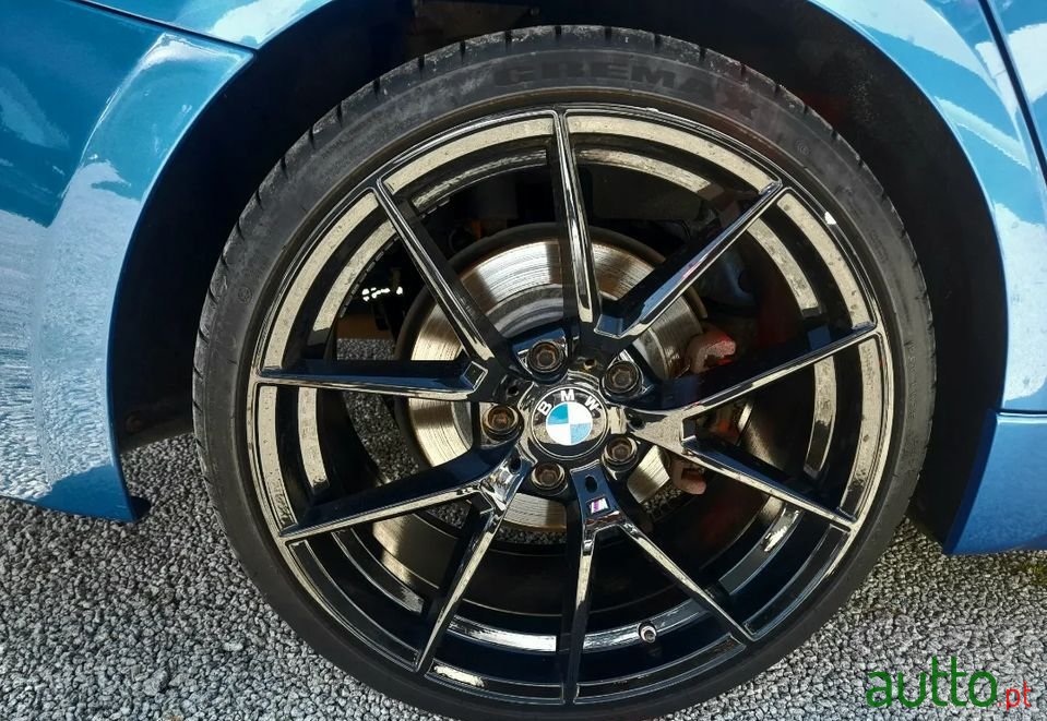 2014' BMW 318 photo #5