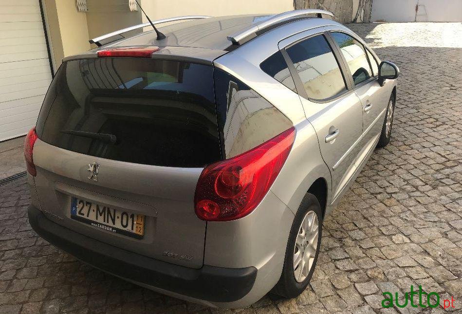 2011' Peugeot 207 Sw photo #3