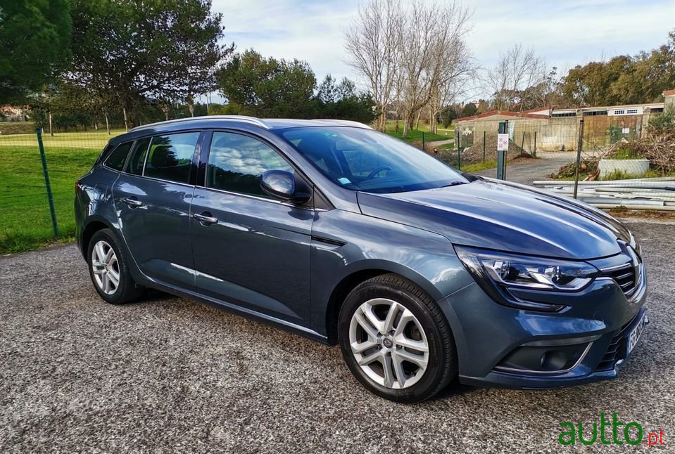 2019' Renault Megane Sport Tourer photo #4